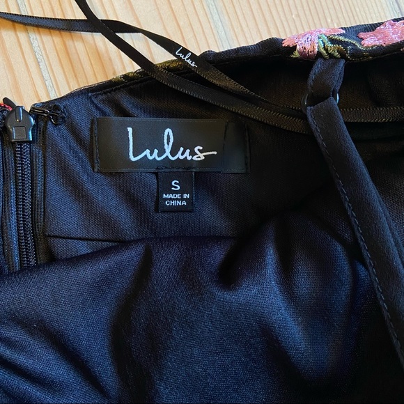 SOLD ❤️🔥 Lulus Black Multi Floral Embroidered Bodycon Halter Mini Dress - Picture 12 of 14